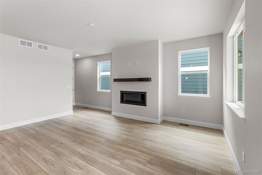 Spacious, unfurnished interior of a new home in , Castle Rock (Image 40).