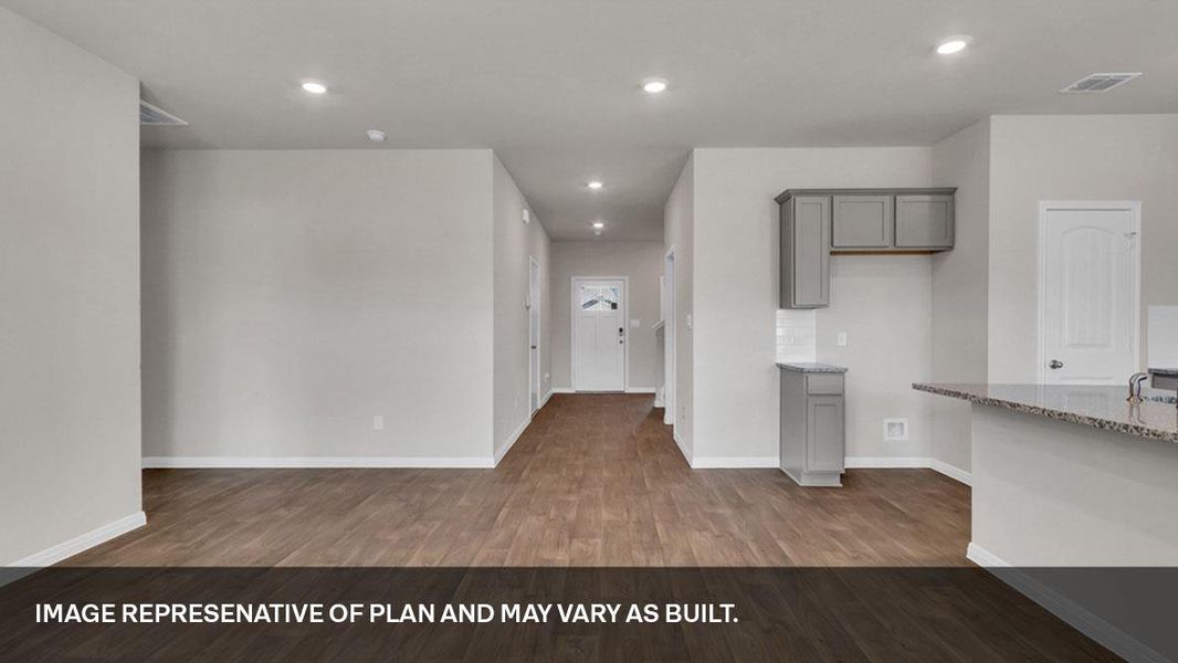 Spacious, unfurnished interior of a new home in Rosenbusch Ranch, Leander (Image 10).