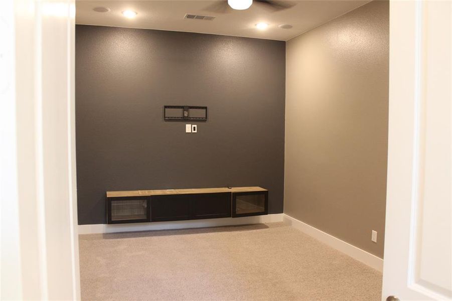 Detailed view of carpet floors