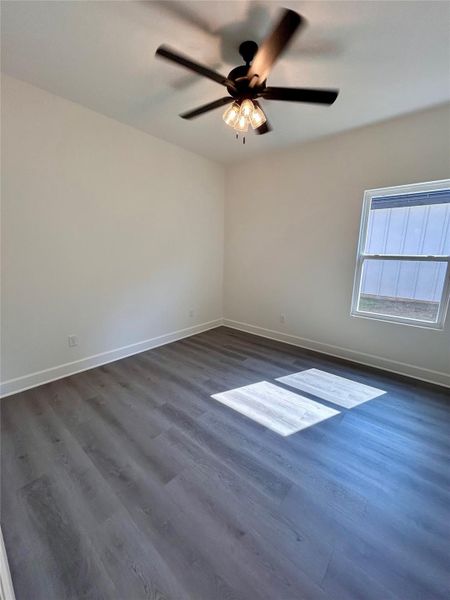 Spacious, unfurnished interior of a new home in , Kilgore (Image 8).