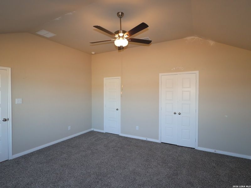 Spacious, unfurnished interior of a new home in Agave, San Antonio (Image 15).