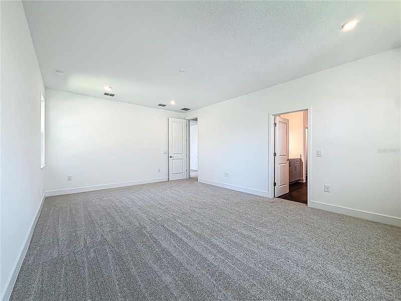 Spacious, unfurnished interior of a new home in , Tampa (Image 67). Spacious, unfurnished interior of a new home in , Tampa (Image 67).