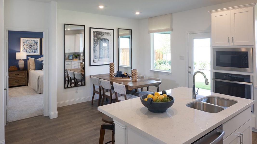 Furnished interior view inside a new home in Madero 50s, Fort Worth (Image 5).