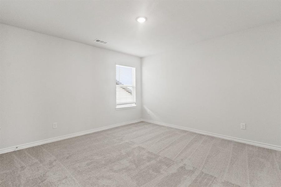 Spacious, unfurnished interior of a new home in Retreat at Fossil Creek, Fort Worth (Image 11).