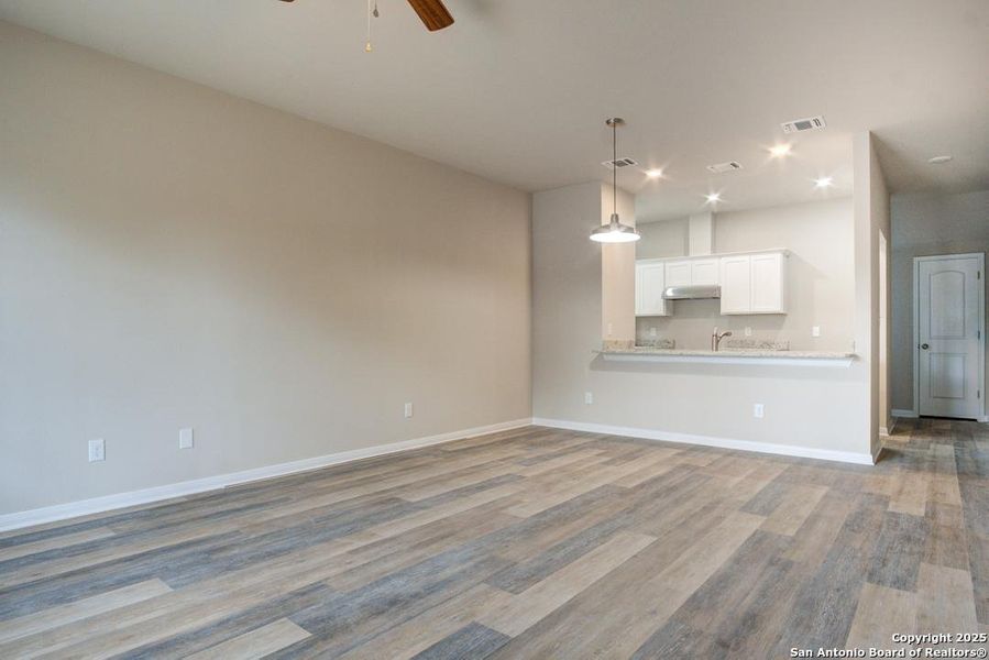 Spacious, unfurnished interior of a new home in , San Antonio (Image 24).