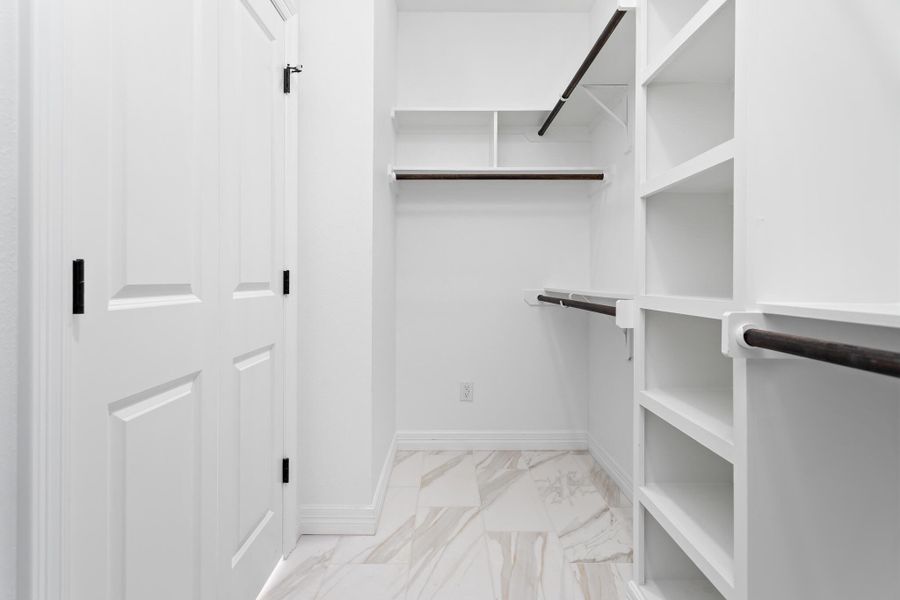 Spacious, unfurnished interior of a new home in , Port Neches (Image 22).