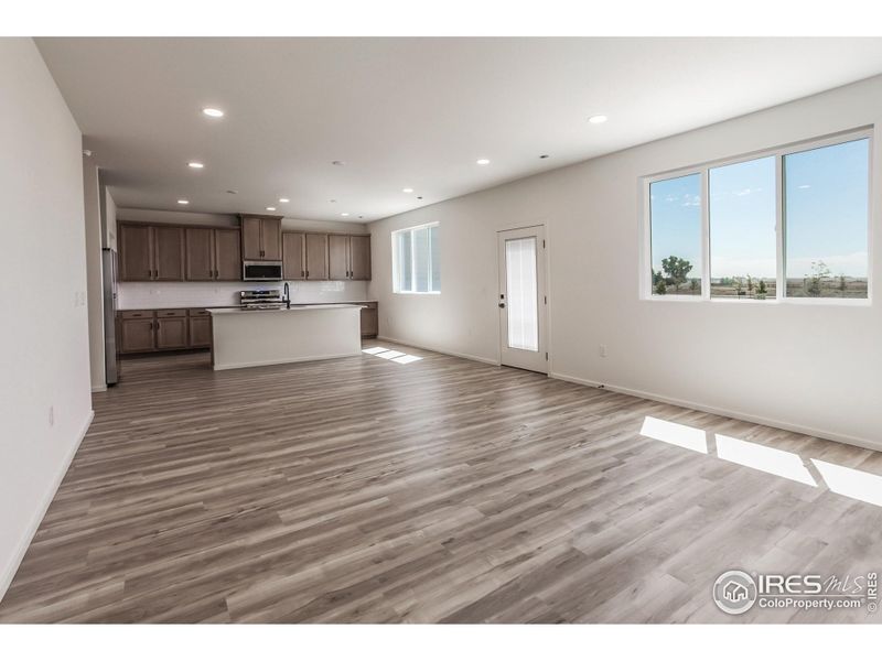 OPEN FLOOR PLAN OPEN FLOOR PLAN