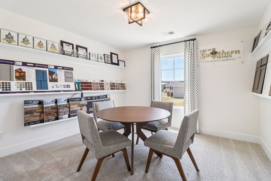 Representative furnished interior of a home built from the Bradley II by Great Southern Homes in Sedona, Greenville (Image 111).