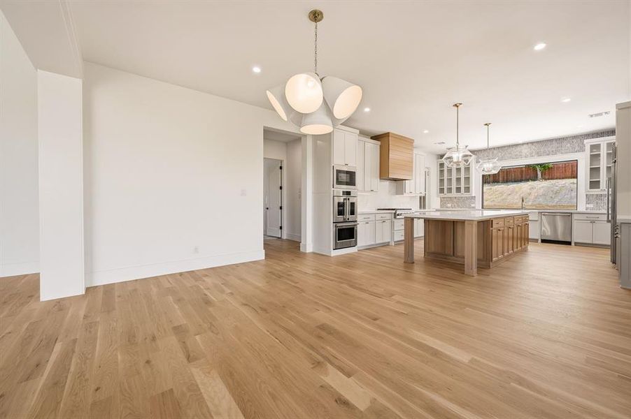 Spacious, unfurnished interior of a new home in Fleming Pointe, Fort Worth (Image 19). Spacious, unfurnished interior of a new home in Fleming Pointe, Fort Worth (Image 19).
