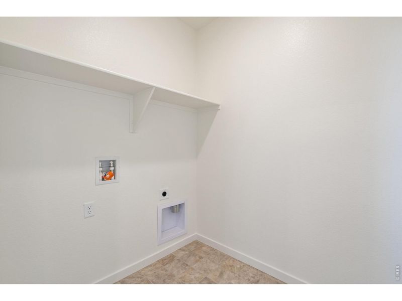 Spacious, unfurnished interior of a new home in Westgate, Greeley (Image 16).