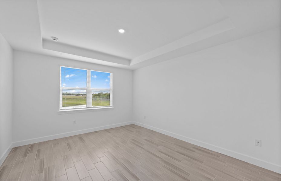 Spacious, unfurnished interior of a new home in Reagan Landing, Bradenton (Image 21).