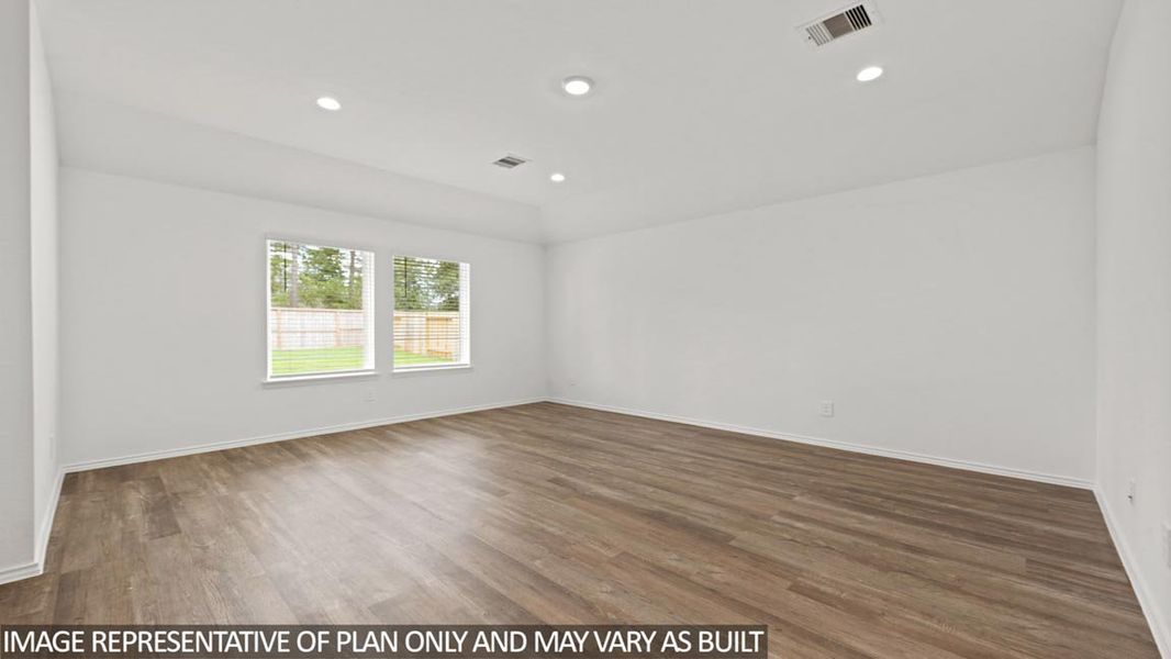 Spacious, unfurnished interior of a new home in Harrington Trails at The Canopies, Splendora (Image 8).