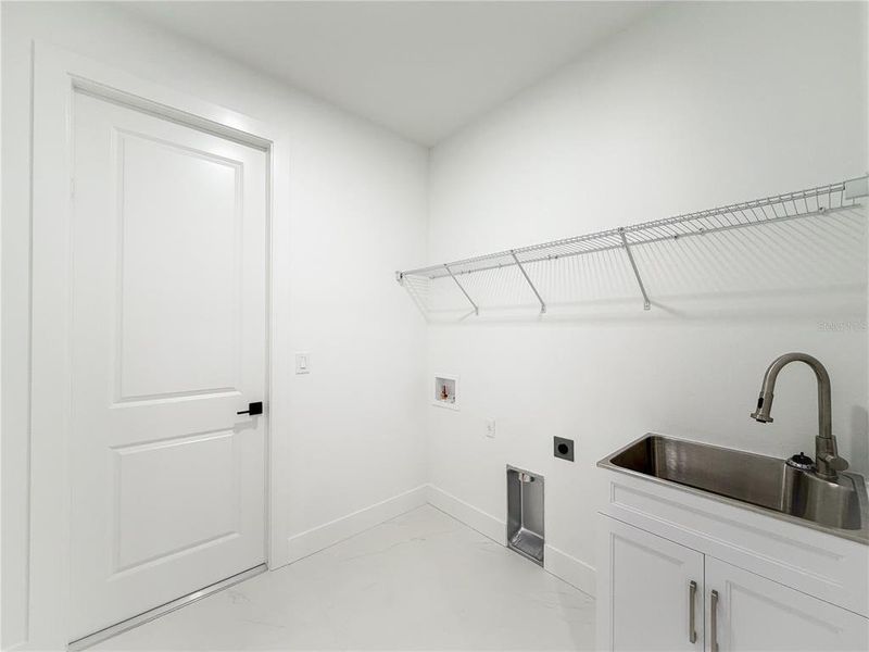 Spacious, unfurnished interior of a new home in , North Port (Image 35).