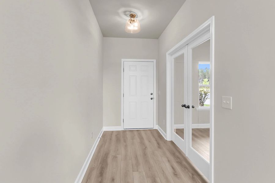 Similar Monroe floorplan with Timeless Collection. Features and finishes vary.