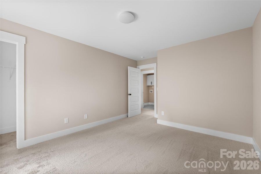Spacious, unfurnished interior of a new home in , Stanfield (Image 24).