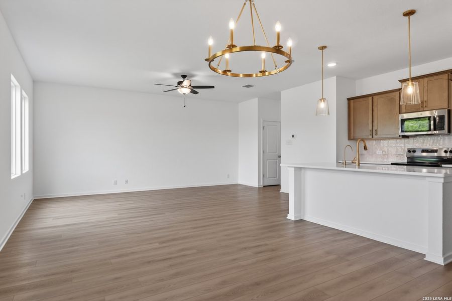 Spacious, unfurnished interior of a new home in Hennersby Hollow, San Antonio (Image 19). Spacious, unfurnished interior of a new home in Hennersby Hollow, San Antonio (Image 19).