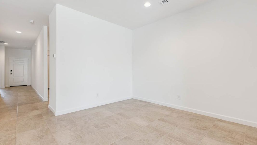 Spacious, unfurnished interior of a new home in Sorrento, Maricopa (Image 22).