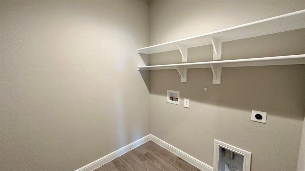 Spacious, unfurnished interior of a new home in Rock Creek Ranch, Fort Worth (Image 8). Spacious, unfurnished interior of a new home in Rock Creek Ranch, Fort Worth (Image 8).