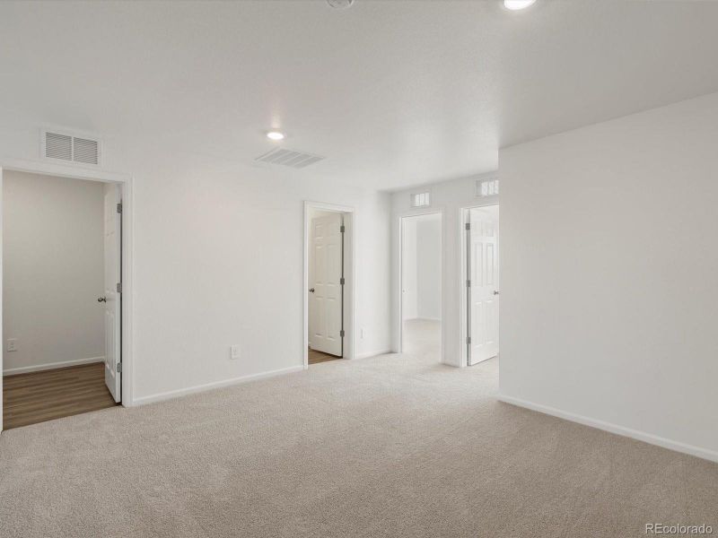 Spacious, unfurnished interior of a new home in Skyview at High Point, Aurora (Image 23).