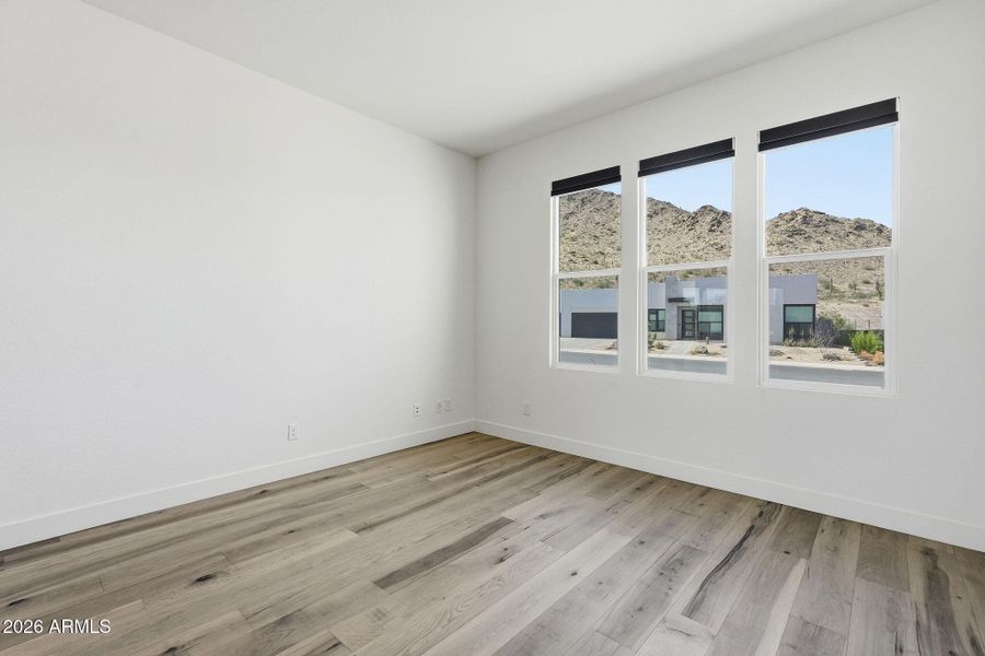 037_ListerPros (1) 037_ListerPros (1)