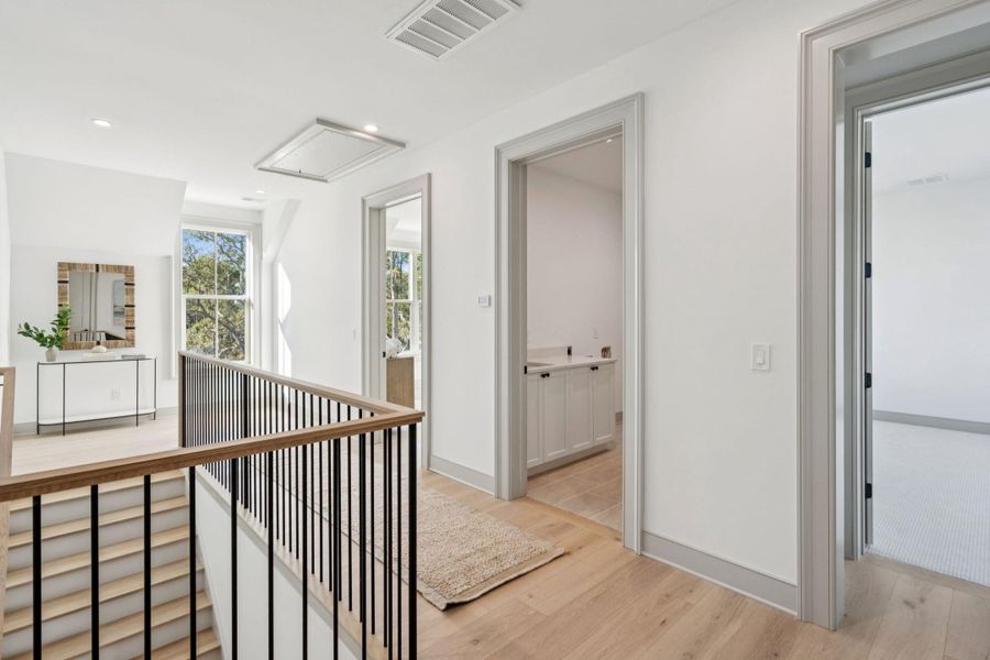 Spacious, unfurnished interior of a new home in , Charleston (Image 20).