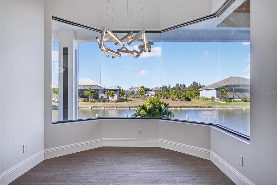 Spacious, unfurnished interior of a new home in , Port Charlotte (Image 14).