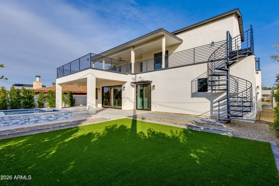 Spacious Backyard Spacious Backyard