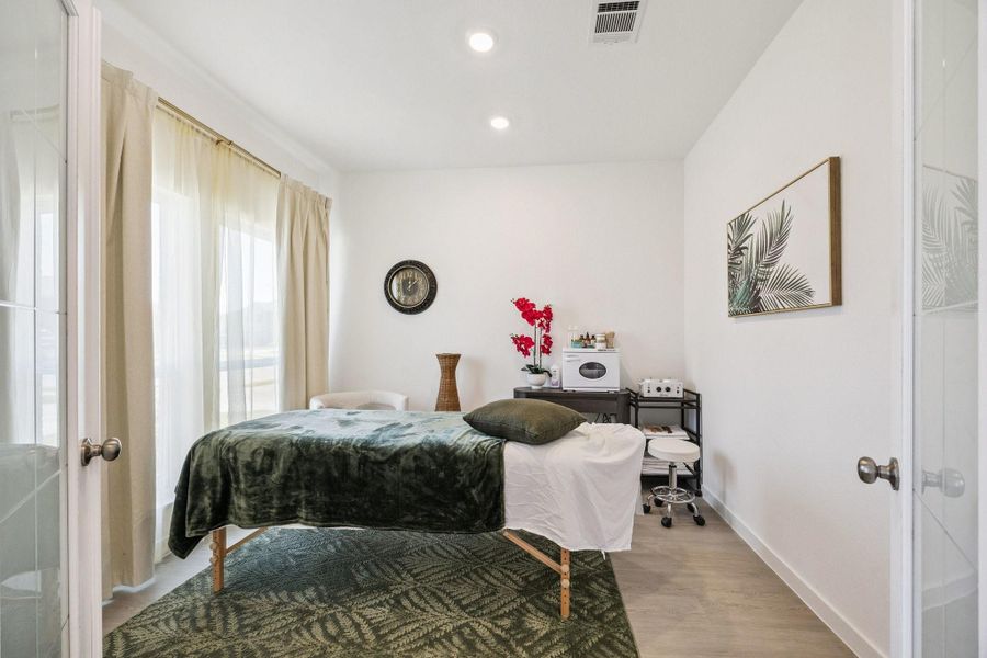 Tranquility room/office right by the entrance of the home. This room has many options. Tranquility room/office right by the entrance of the home. This room has many options.