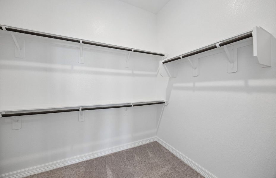 Spacious, unfurnished interior of a new home in Lago Mar, Texas City (Image 19).