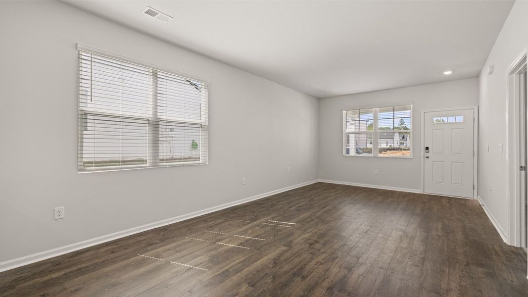 Spacious, unfurnished interior of a new home in Bellemeade Landing, Augusta (Image 10).