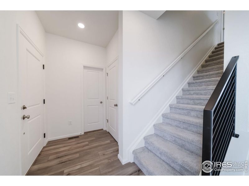 Spacious, unfurnished interior of a new home in Thompson River Ranch, Johnstown (Image 11).