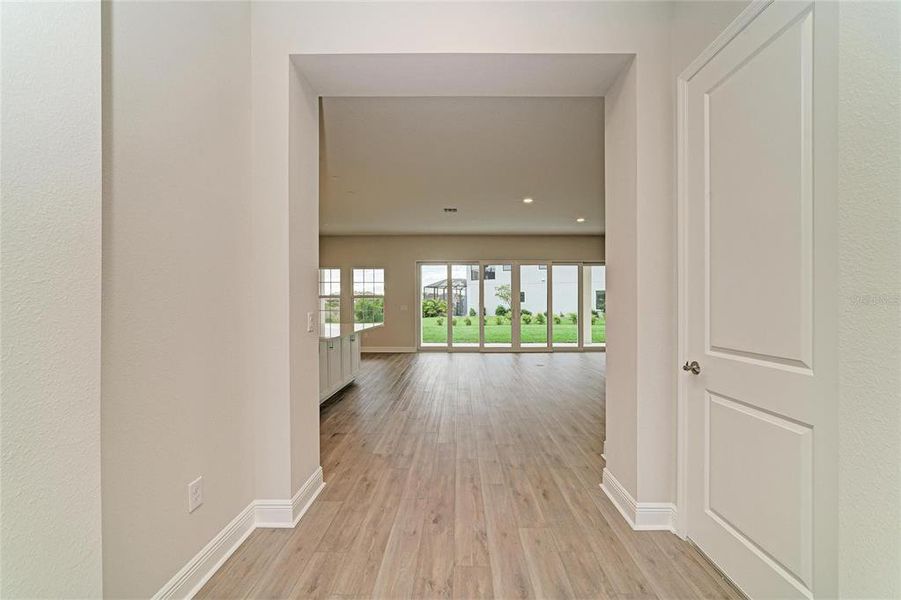 Spacious, unfurnished interior of a new home in Crosswind Ranch, Parrish (Image 43).