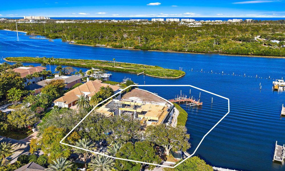 Aerial - 217 Commodore