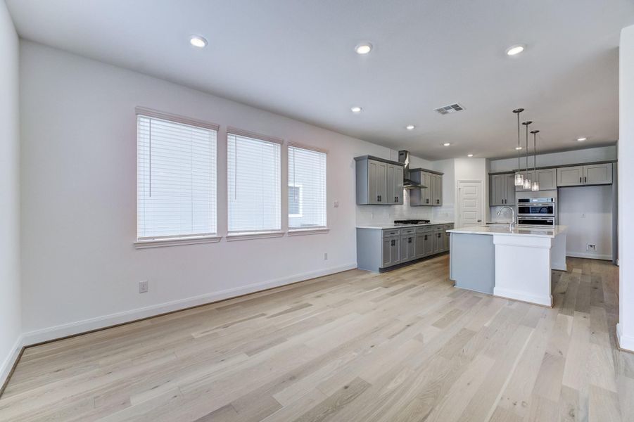 Spacious, unfurnished interior of a new home in Townsen Landing, Humble (Image 37).