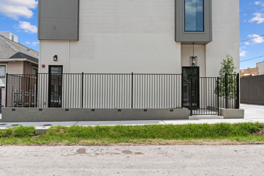 Exterior details and patio area of a home in , Houston (Image 28).
