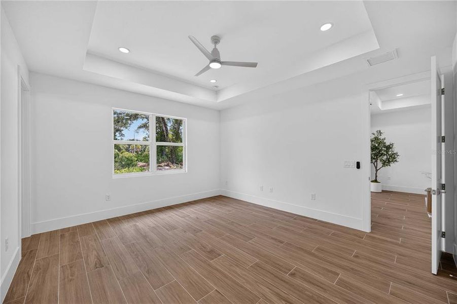 Spacious, unfurnished interior of a new home in , Port Charlotte (Image 21).