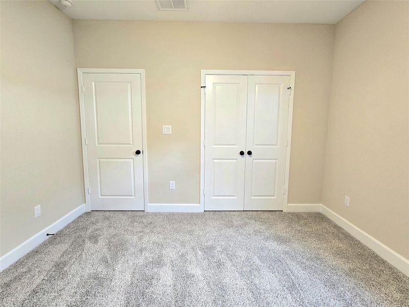 Guest Bedroom 1 Guest Bedroom 1