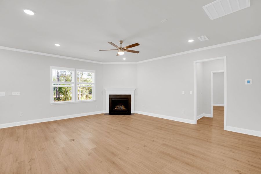 Spacious, unfurnished interior of a new home in Oakleaf Chase, Blythewood (Image 30).