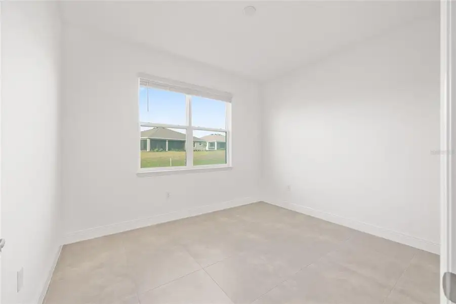 Spacious, unfurnished interior of a new home in , Ocala (Image 31).