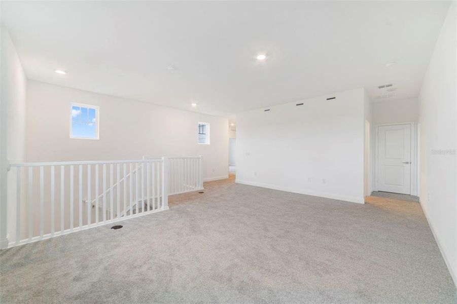 Spacious, unfurnished interior of a new home in Estates at Lake Jesup, Sanford (Image 16).