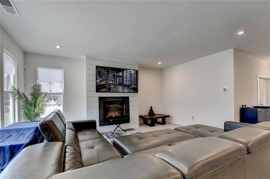 Furnished interior view inside a new home in Sweetbay Farm, Lawrenceville (Image 46).