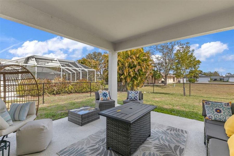 Exterior details and patio area of a home in , Punta Gorda (Image 3).
