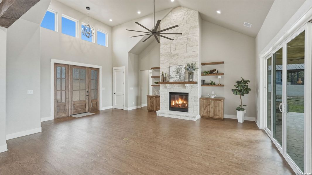 Spacious, unfurnished interior of a new home in , New Braunfels (Image 26). Spacious, unfurnished interior of a new home in , New Braunfels (Image 26).
