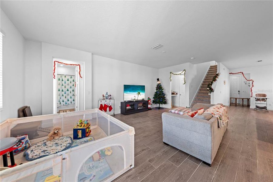 Furnished interior view inside a new home in , St. Cloud (Image 34).