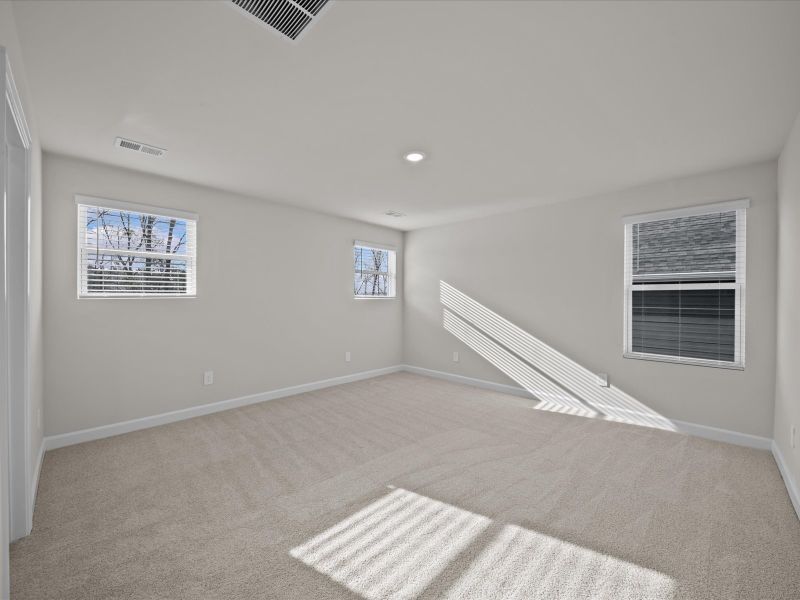 Spacious, unfurnished interior of a new home in Cedar Shoals – Heritage Collection, Piedmont (Image 15).