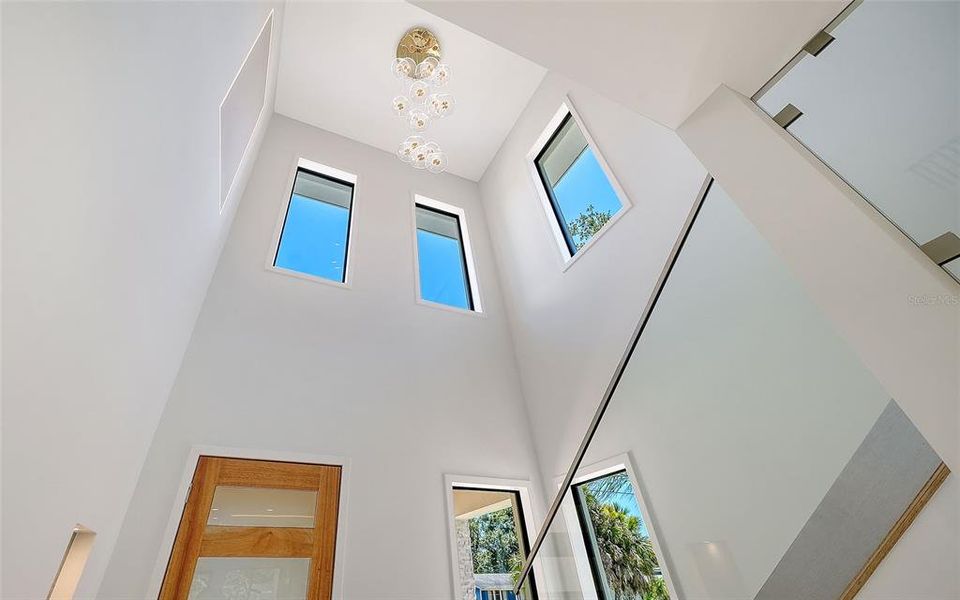 Spacious, unfurnished interior of a new home in , Sarasota (Image 44).