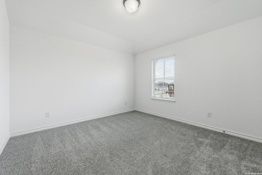 Spacious, unfurnished interior of a new home in Horizon Ridge, San Antonio (Image 11).