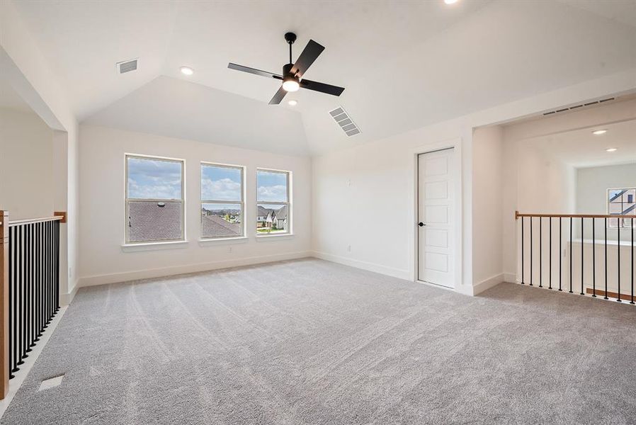 Spacious, unfurnished interior of a new home in Tavolo Park, Fort Worth (Image 27). Spacious, unfurnished interior of a new home in Tavolo Park, Fort Worth (Image 27).