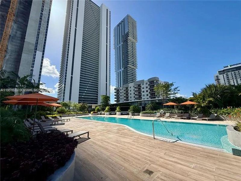 Condo located in Miami, FL showcasing its design and architecture (Image 3).