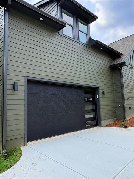 Exterior details and patio area of a home in , Jefferson (Image 33).
